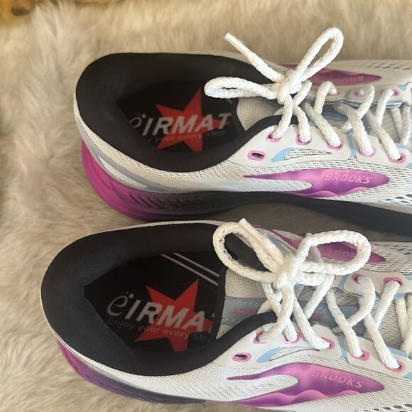 Brooks athletic shoes 8.5/7.5 see note (5520) - Picture 3 of 8